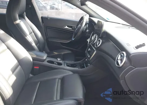 2017 Mercedes-Benz Cla 250 4Matic z USA, uszkodzony, nr VIN WDDSJ4GB4HN436858